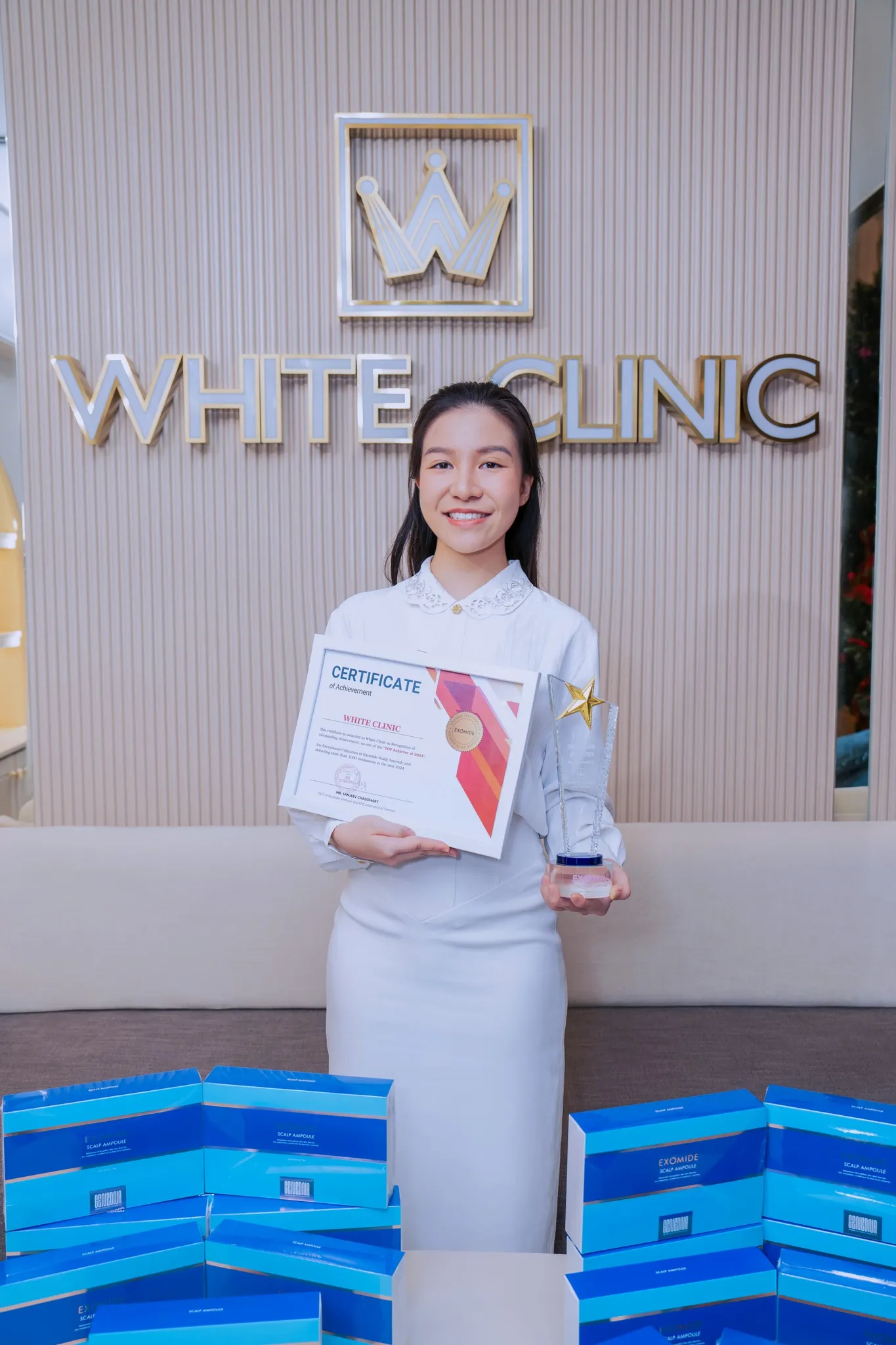 Exomide Vietnam & KNS International Present “Top Achiever Award 2024” to White Clinic for Excellence in Hair Loss Treatment image 4